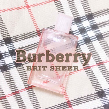 BURBERRY バーバリー ブリット シアー フォー ハー オードトワレのクチコミ「#バーバリー #ブリットシアー #フォーハー
・4mlのミニボトル
 薄ピンクの瓶に薄ピンクの.....」（1枚目）