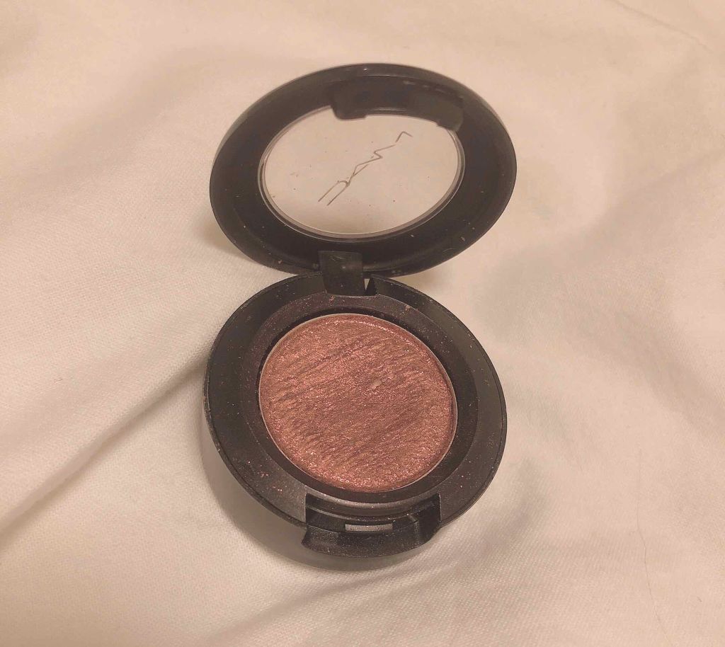 ダズルシャドウ/M・A・C/単色アイシャドウを使ったクチコミ（1枚目）