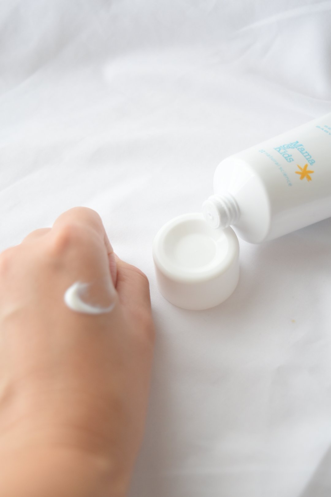 ナチュラルサイエンス ママ＆キッズ サンスクリーンミルクのクチコミ「ずっとUVライトヴェールを使っていたけど
運動会シーズンになり
外で過ごす事が増えた息子のため.....」（2枚目）