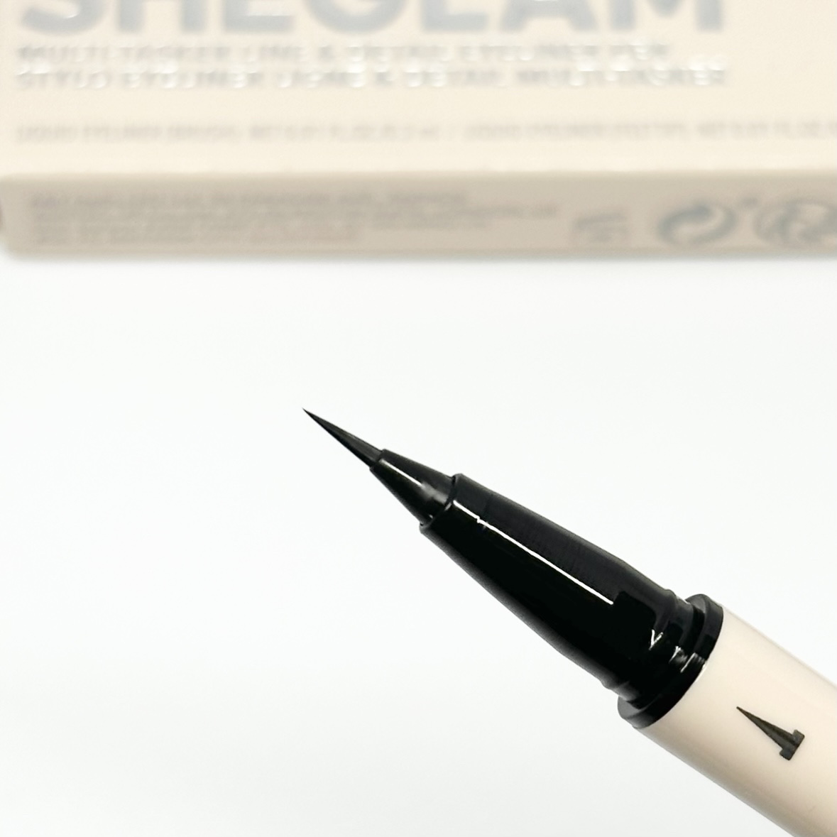 SHEGLAM マルチタスカーライン & ディテールアイライナーペンのクチコミ「今年の3月に新しくSHEGLAMに仲間入りした｢マルチタスクライン&ディテールアイライナー｣✎.....」（2枚目）