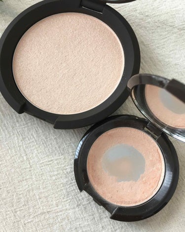 BECCA Shimmering Skin Perfector® Pressed Highlighter Miniのクチコミ「BECCA
シマリング スキン パーフェクター　プレスド
MOONSTONE


◒   ◓ .....」（3枚目）