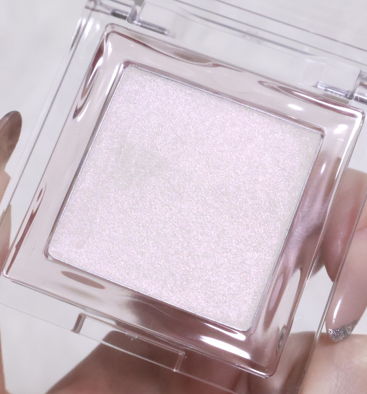 ハイライター Milky Moon/Glint/パウダーハイライトを使ったクチコミ（2枚目）