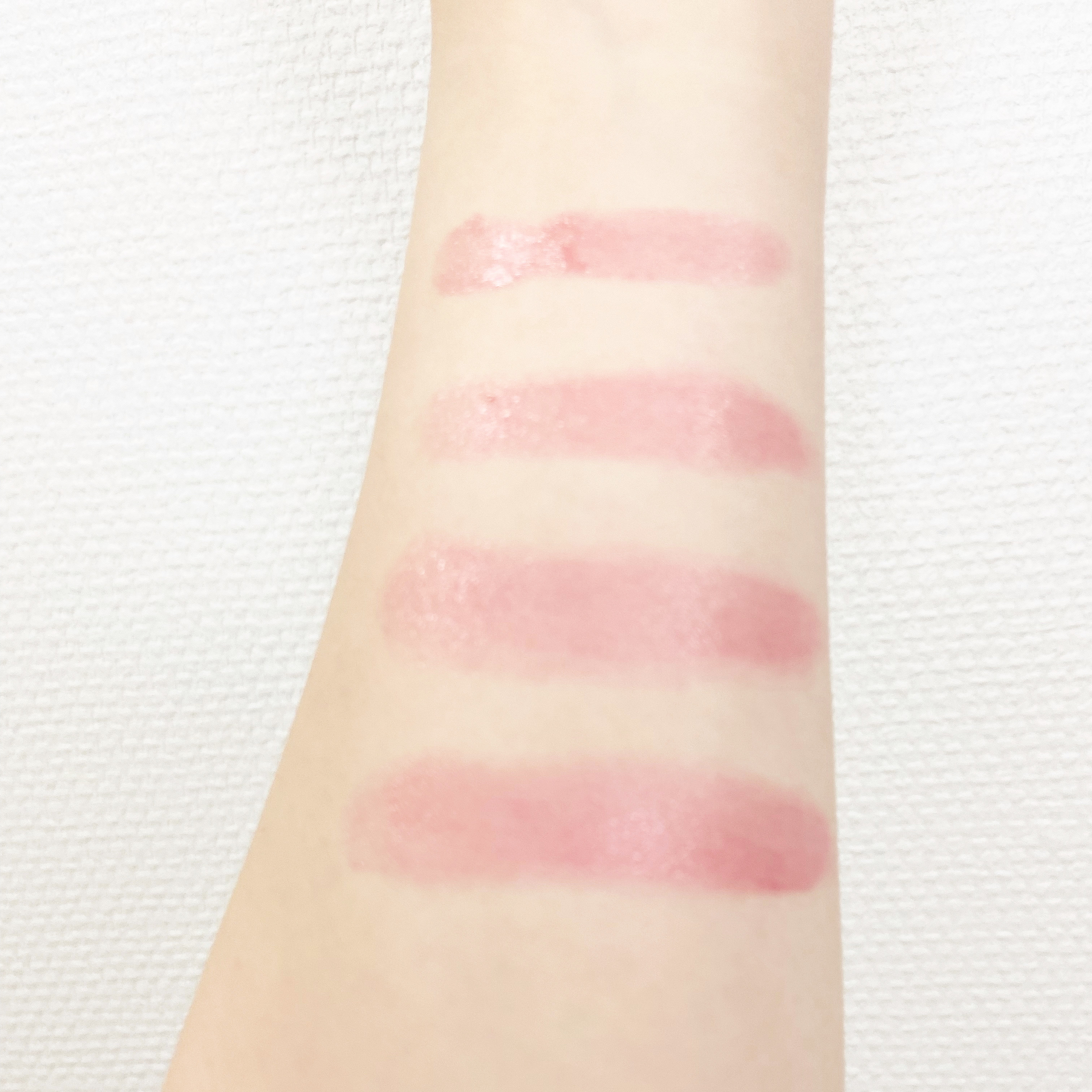 ラスティンググロスリップ/CEZANNE/口紅を使ったクチコミ（2枚目）