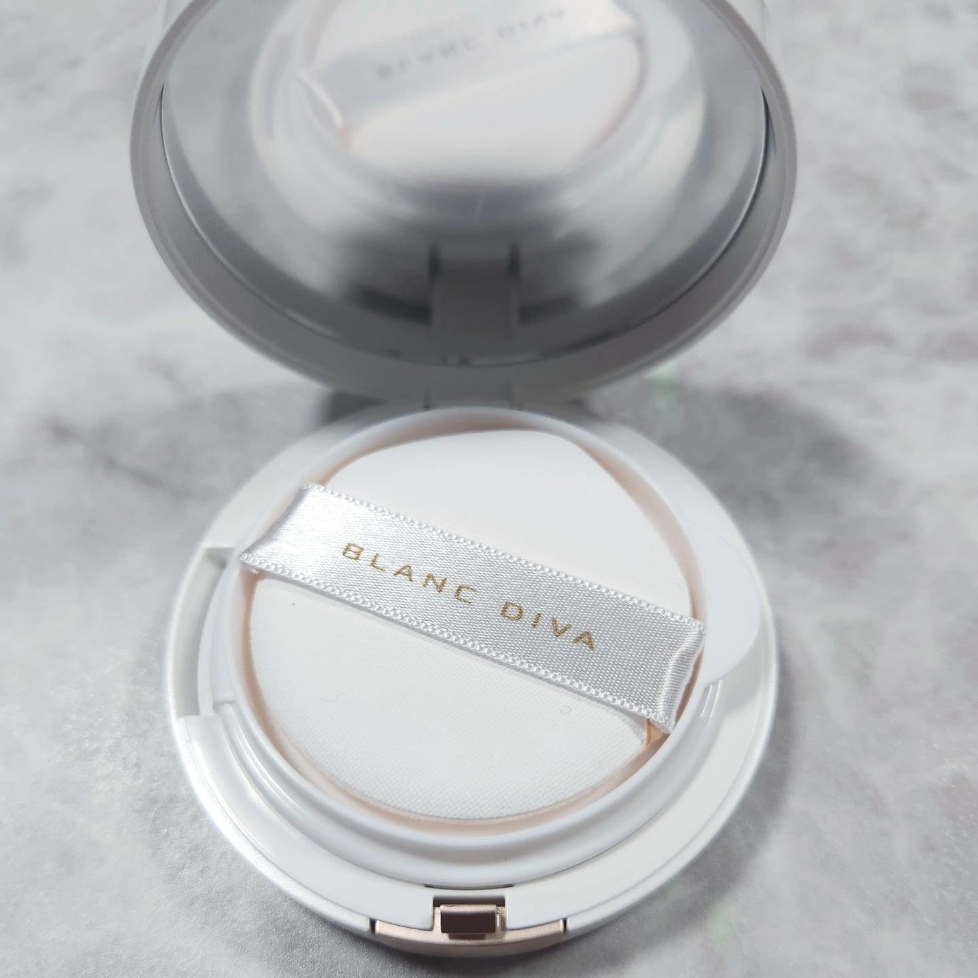 GLEAM COVERAGE CUSHION/BLANC DIVA/クッションファンデーションを使ったクチコミ(4枚目)