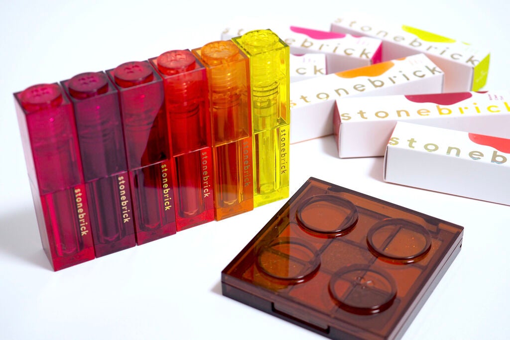 おいも on LIPS 「レゴみたいにポップなこのパケ、めちゃくちゃ可愛くないですか…?..」(1枚目)