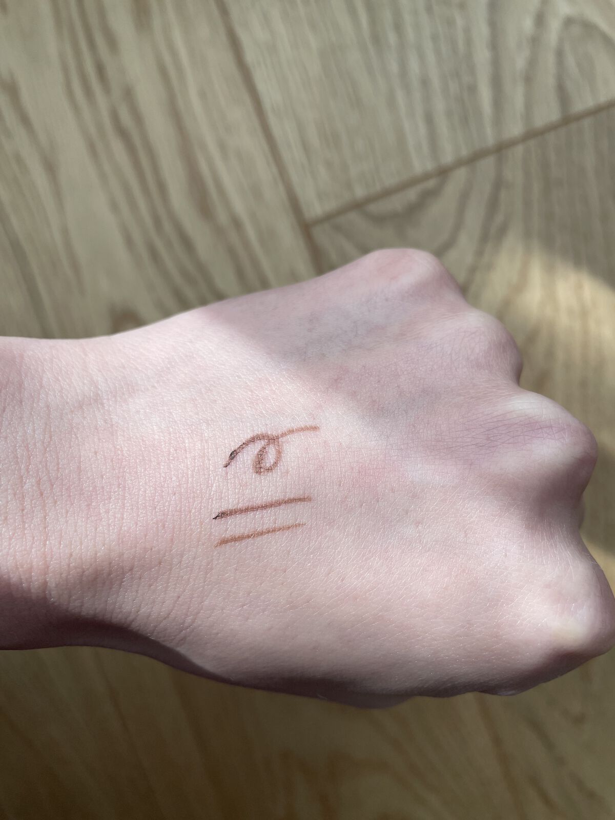 「密着アイライナー」極細クリームペンシル/デジャヴュ/ペンシルアイライナーを使ったクチコミ（2枚目）