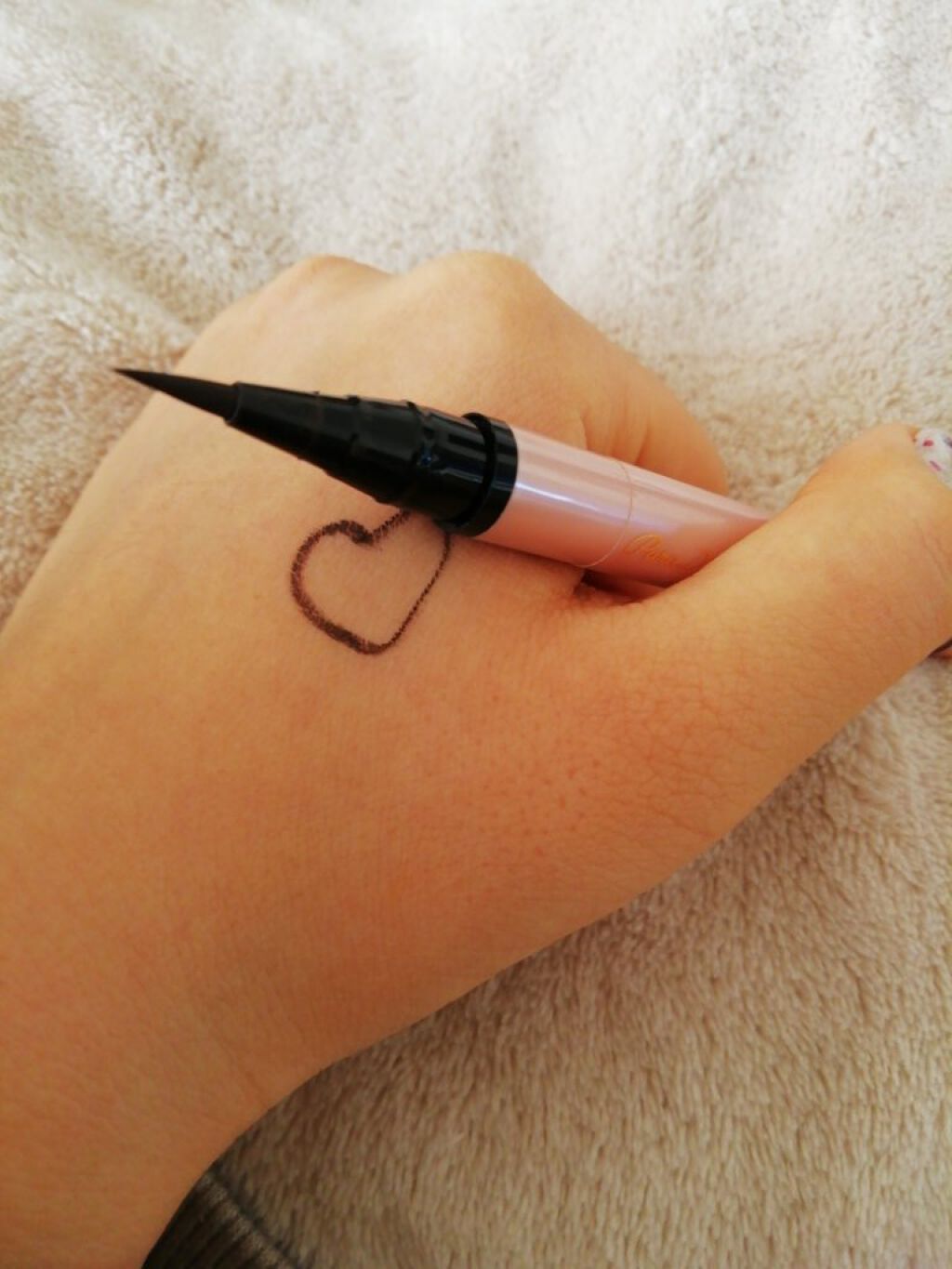 リキッドアイライナー /パラドゥ/リキッドアイライナーを使ったクチコミ(1枚目)