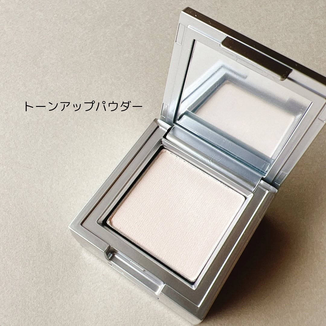 ストロビングフェイスキューブ/TWO SLASH FOUR/ハイライトを使ったクチコミ（3枚目）