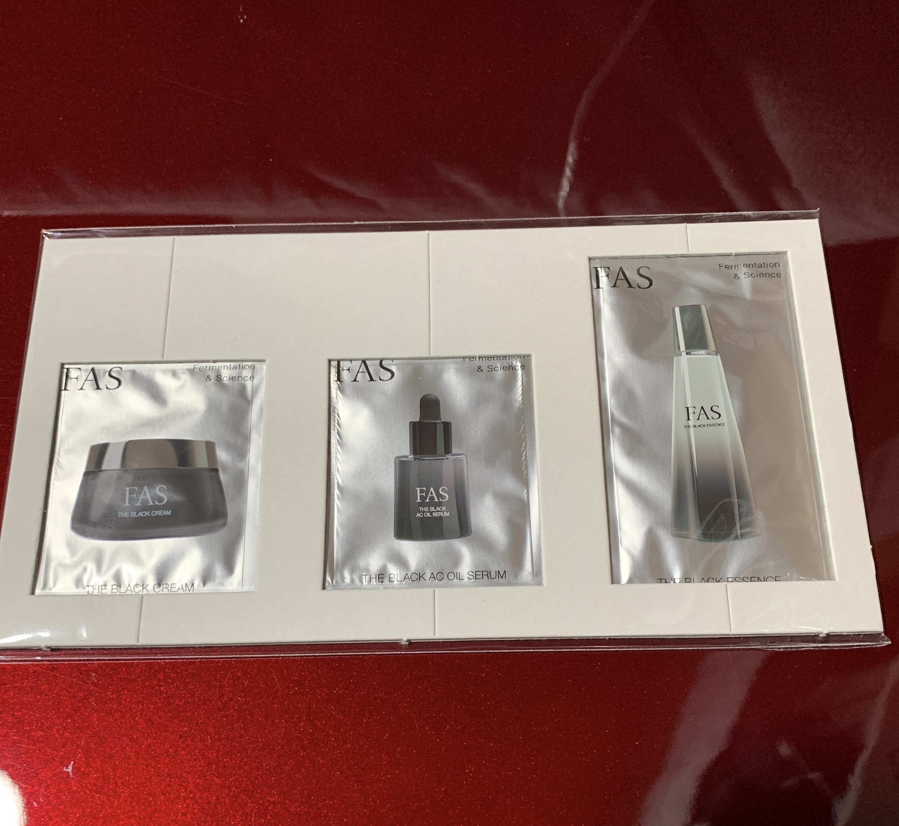 試してみた】FAS ザ ブラック エーシーオイル セラムの効果・肌