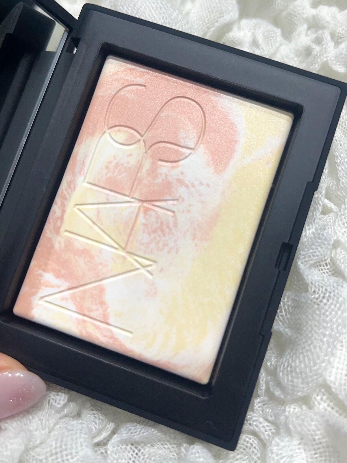 ライトリフレクティング プリズマティックパウダー/NARS/プレストパウダーを使ったクチコミ(2枚目)