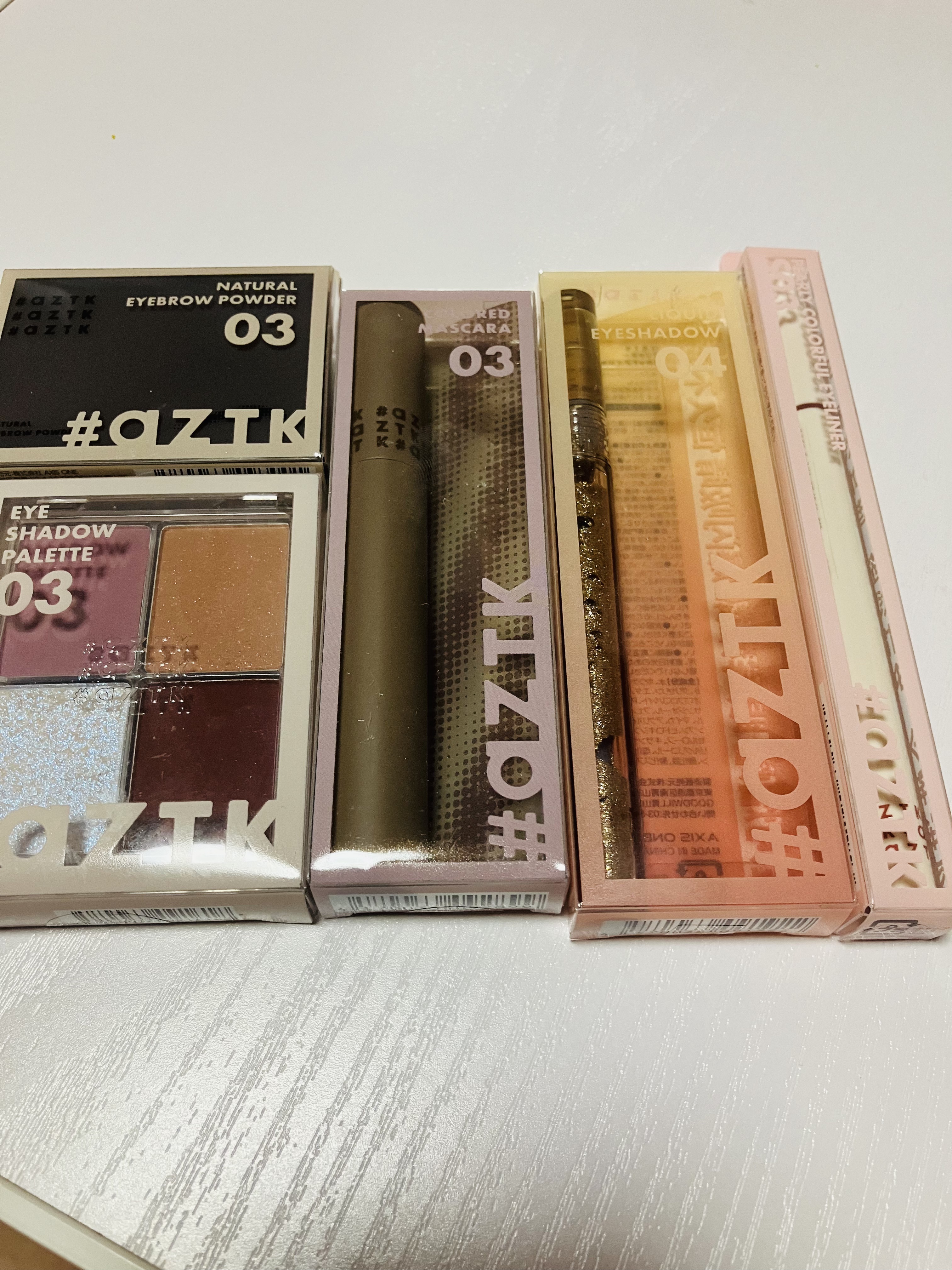 4色アイシャドウパレット/aZTK/アイシャドウパレットを使ったクチコミ（2枚目）