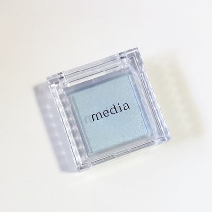 ブライトアップアイシャドウ/media/単色アイシャドウを使ったクチコミ(1枚目)