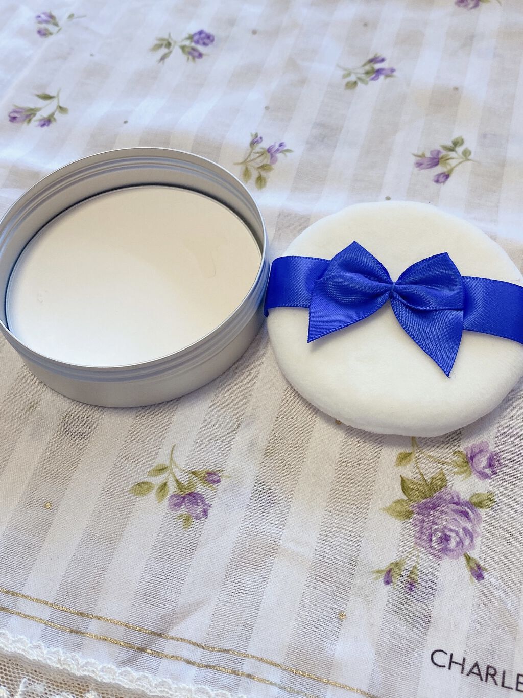 すっぴん ホワイトニングパウダーA/クラブ/プレストパウダーを使ったクチコミ（2枚目）