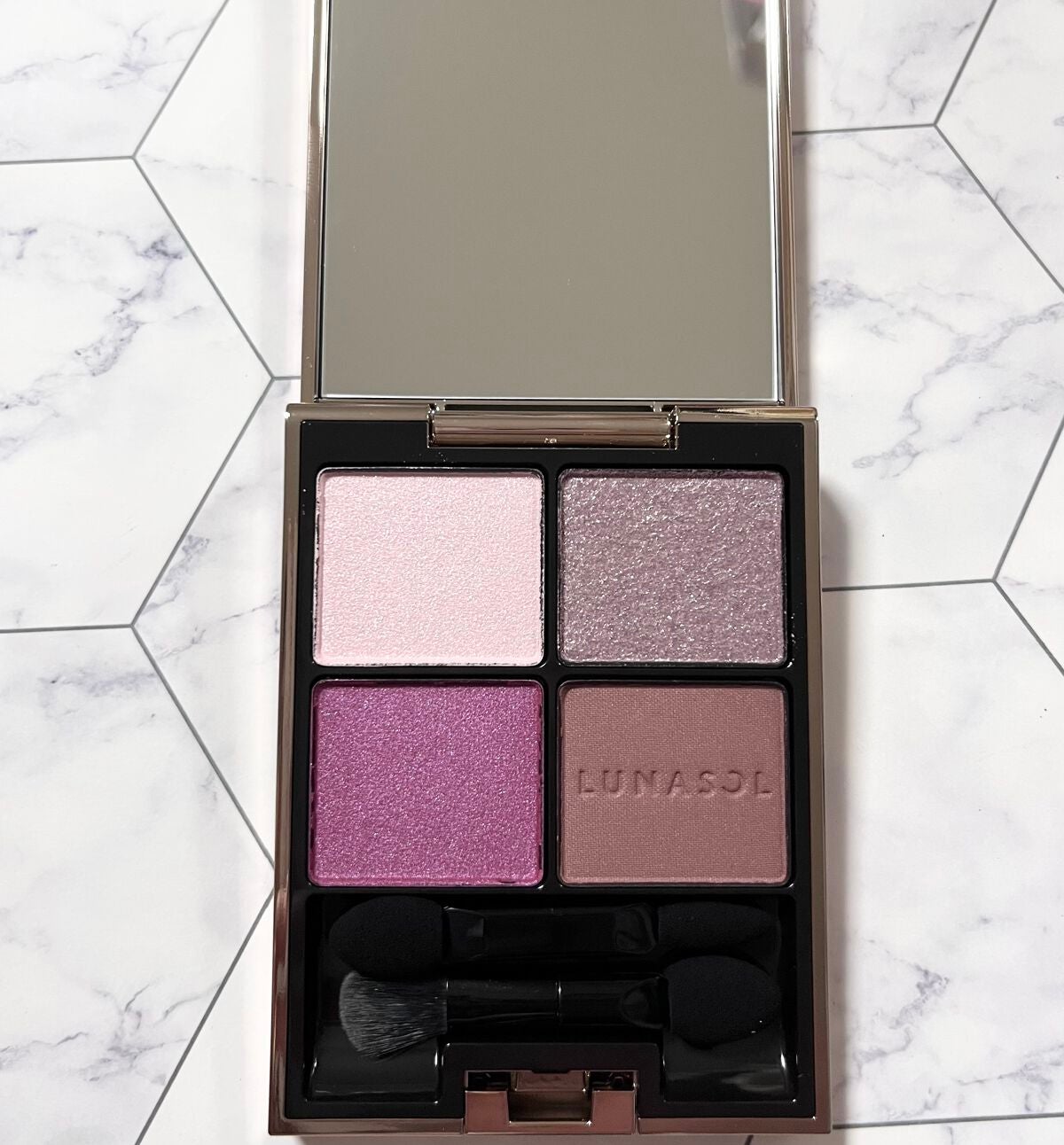 アイカラーレーション/LUNASOL/アイシャドウパレットを使ったクチコミ(2枚目)