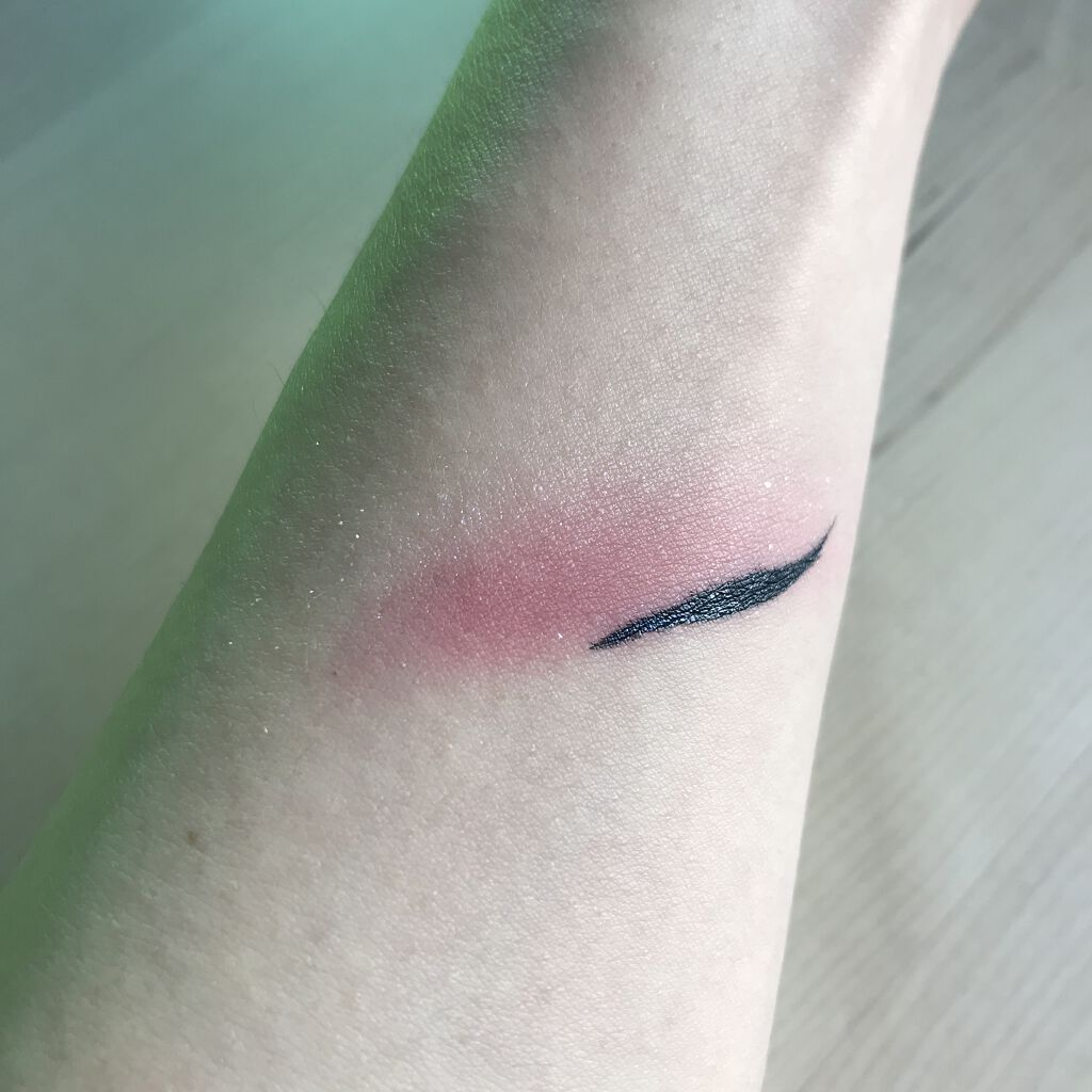 アディクション ザ アイシャドウ 135 Arietta (M)★限定色/ADDICTION/単色アイシャドウを使ったクチコミ（3枚目）