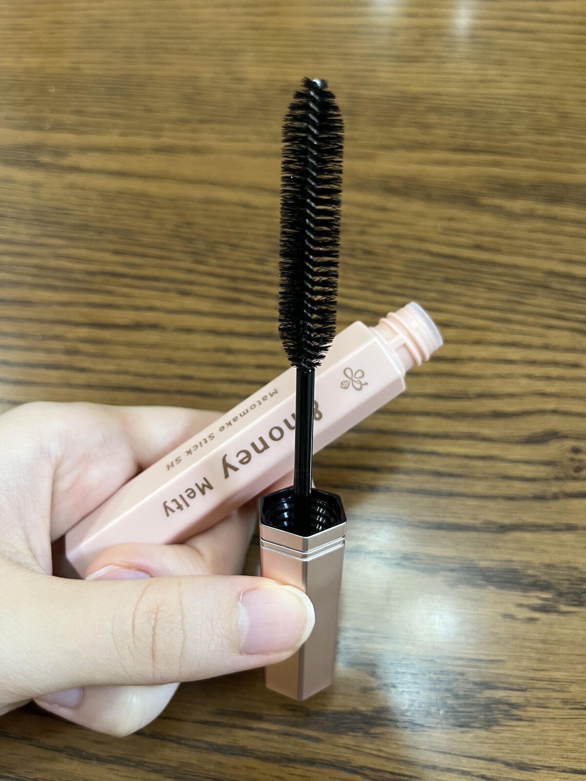 アンドハニー メルティ マトメイクスティック スーパーホールド 4.0/&honey/ヘアジェルを使ったクチコミ（1枚目）