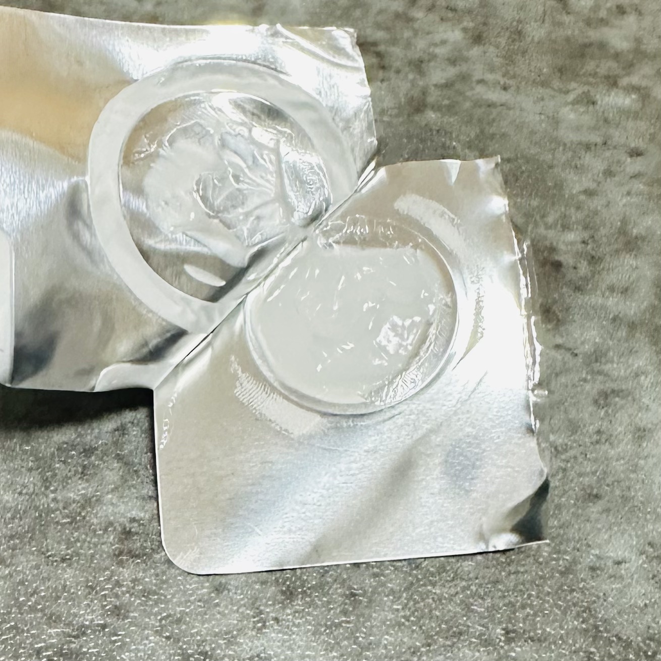 コスメデコルテ リポソーム アドバンスト リペアリップセラム/DECORTÉ/リップ美容液を使ったクチコミ（3枚目）