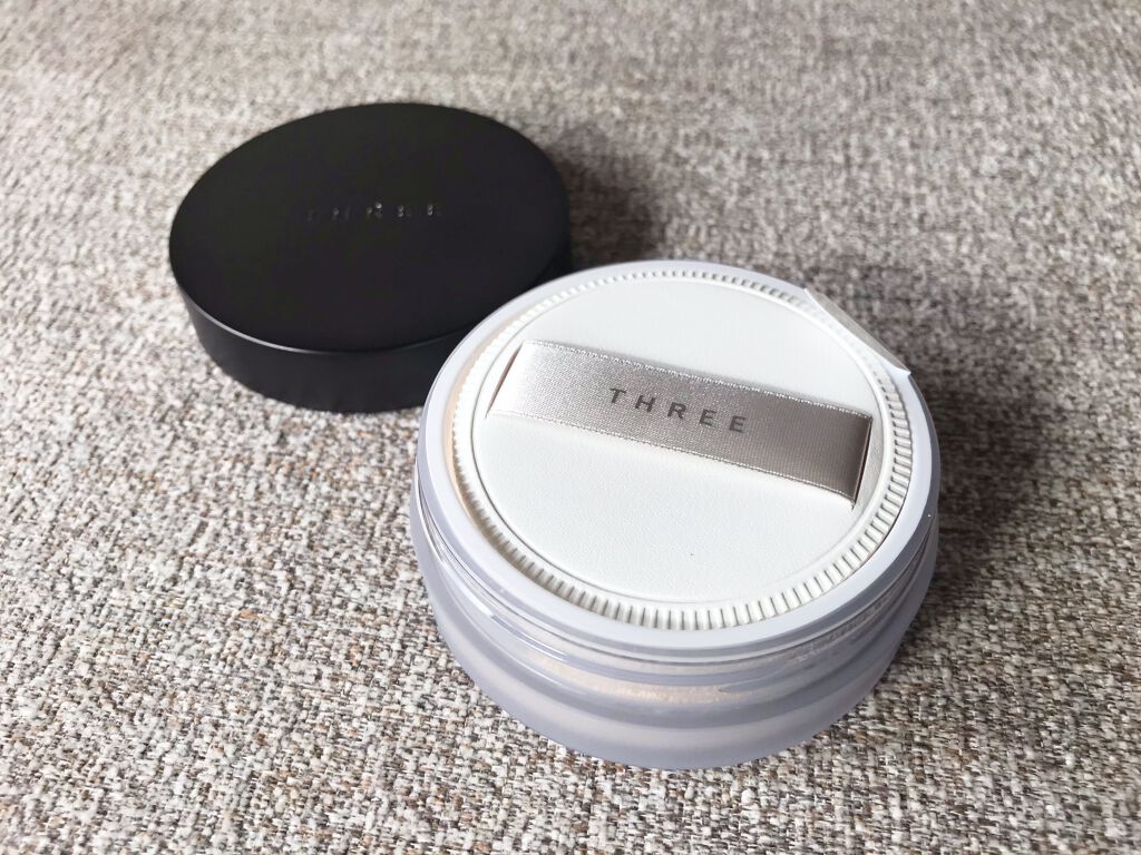 アドバンスドエシリアルスムースオペレーター ルースパウダー/THREE/ルースパウダーを使ったクチコミ（2枚目）