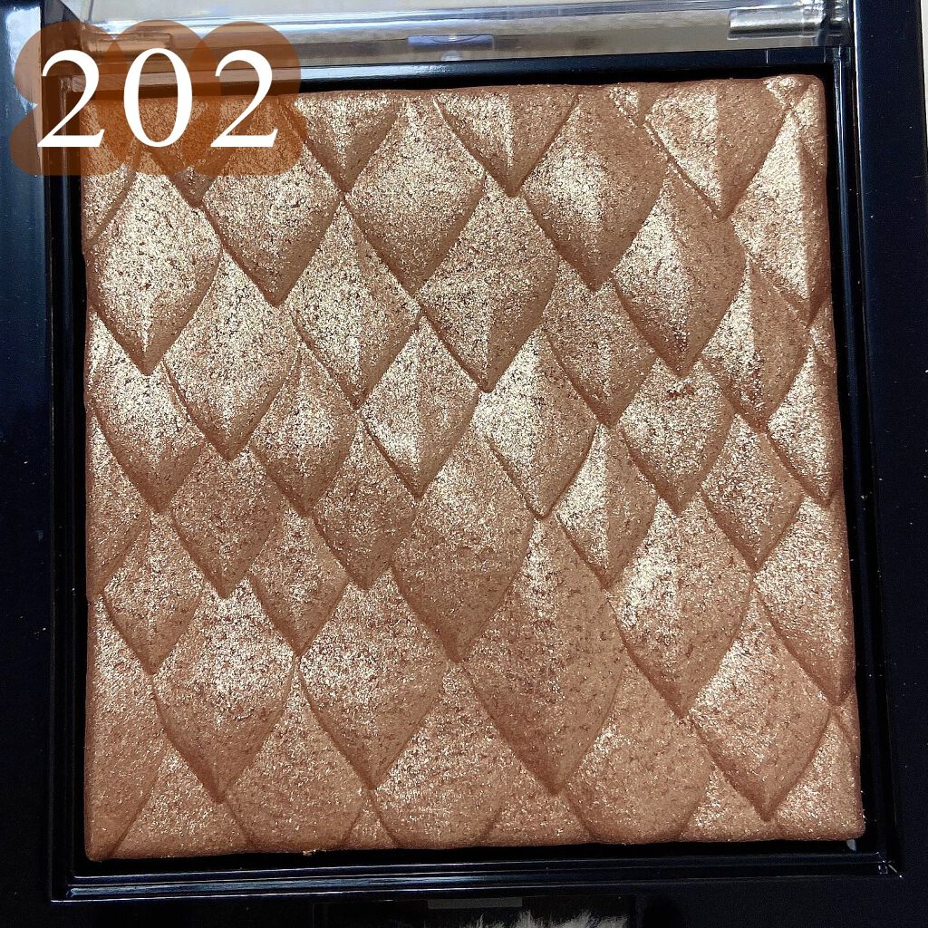 スキンライト プリズマティック ハイライター/REVLON/プレストパウダーを使ったクチコミ(4枚目)