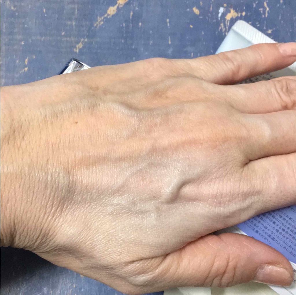 ホワイトニングトーンアップエッセンス/スノービューティー/化粧下地を使ったクチコミ(4枚目)