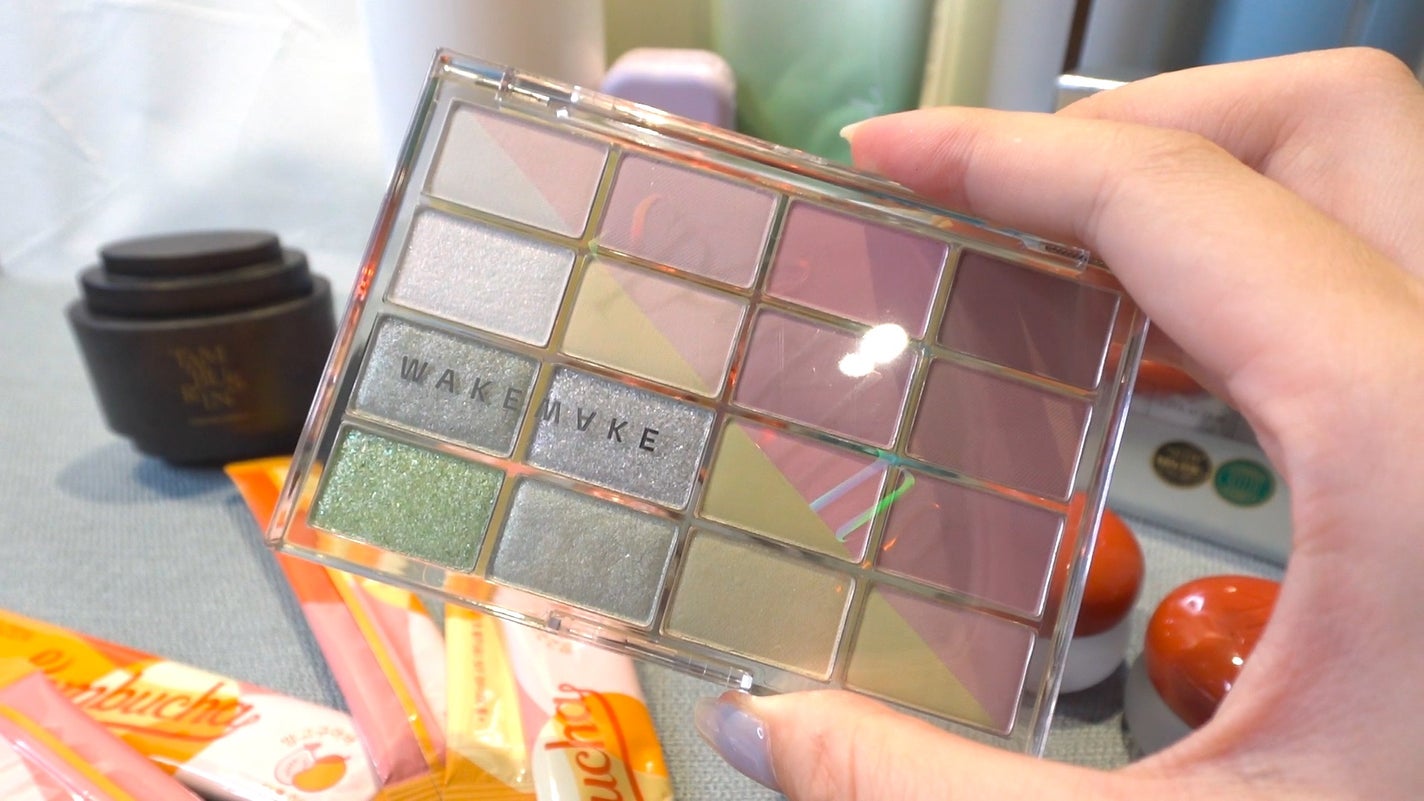 ソフトブラーリングアイパレット/wakemake/アイシャドウパレットを使ったクチコミ(2枚目)