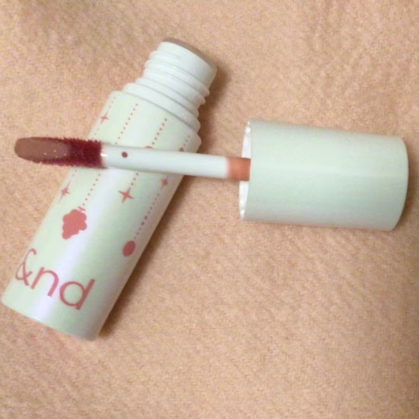 アンドバイロムアンド グラッシーボムティント/&nd by rom&nd/リップティントを使ったクチコミ(4枚目)