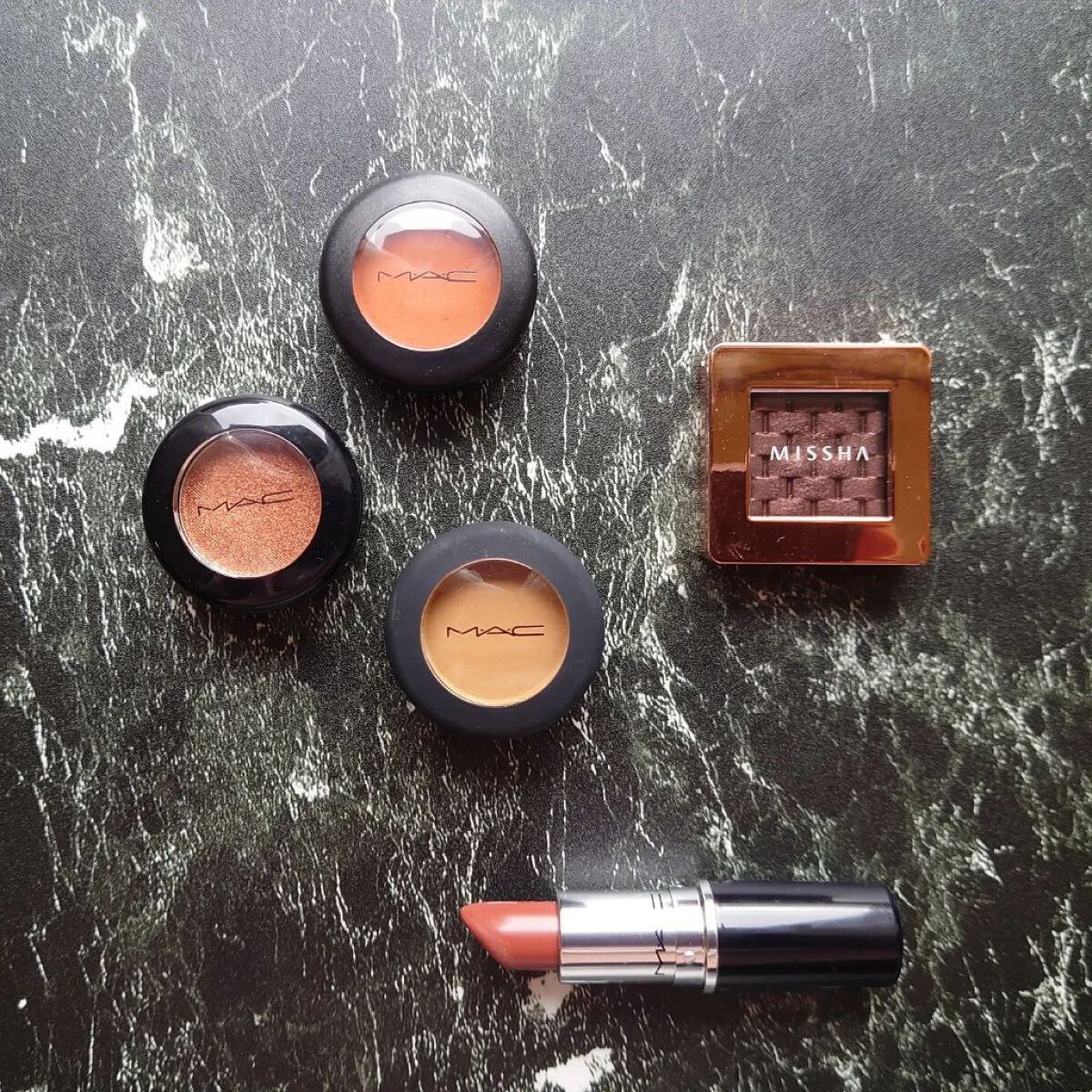 ダズルシャドウ エクストリーム クチュール コッパー/M・A・C/単色アイシャドウを使ったクチコミ（3枚目）