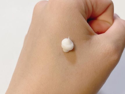 icchy on LIPS 「明色化粧品プラセホワイター薬用美白アイクリーム今年26歳なので..」(3枚目)