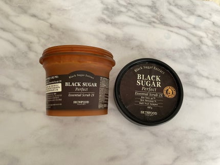 ブラックシュガー パーフェクト エッセンシャル スクラブ2X/SKINFOOD/洗い流すパック・マスクを使ったクチコミ(1枚目)