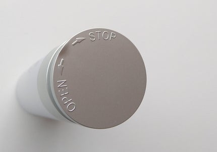 MQURE モレキュラーリペアヘアセラムのクチコミ「いろいろな髪の悩みにアプローチしてくれるという、新発想なヘアセラムを使ってみたよ♪
MQUR.....」(2枚目)