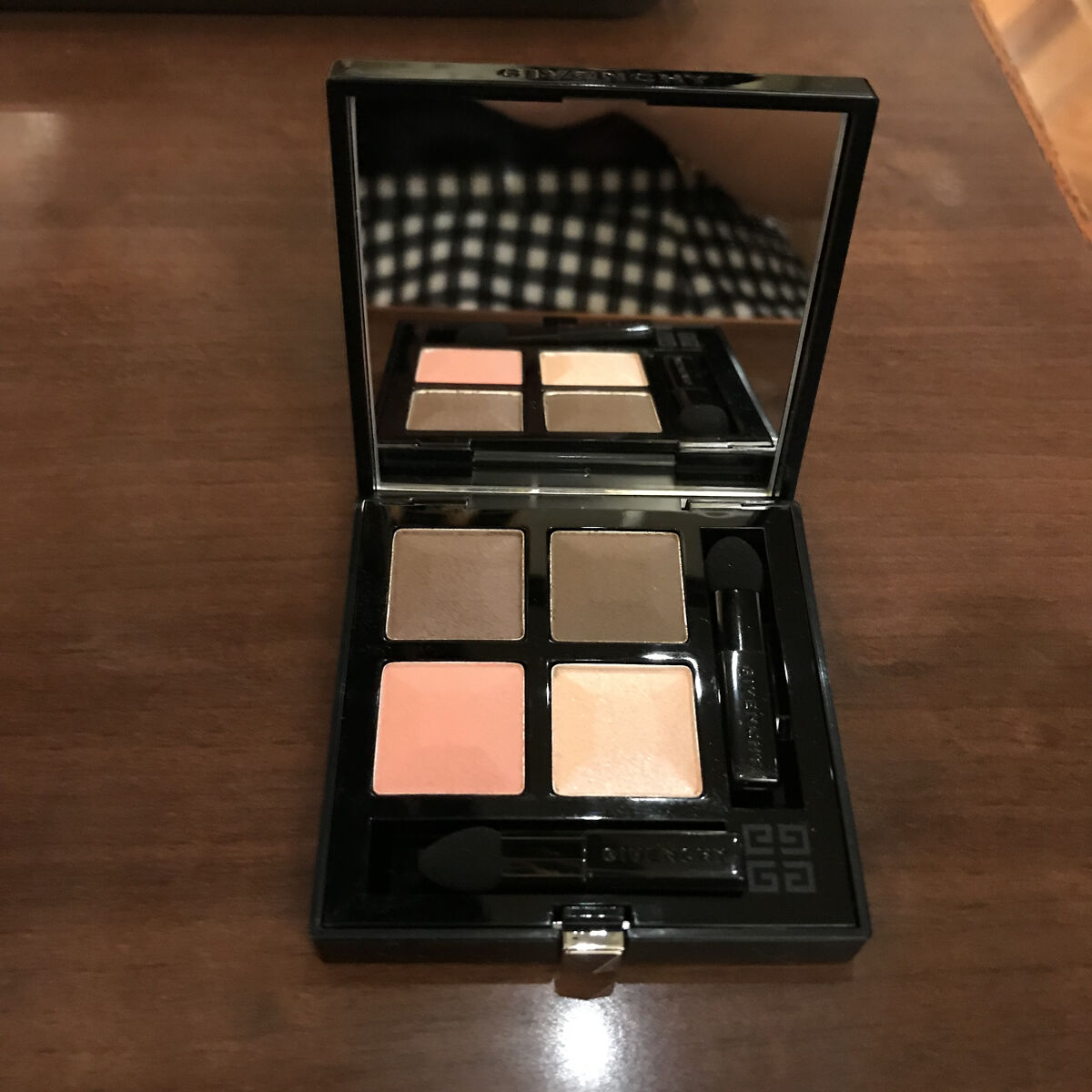 プリズム・アイズ・カルテット/GIVENCHY/アイシャドウパレットを使ったクチコミ（2枚目）