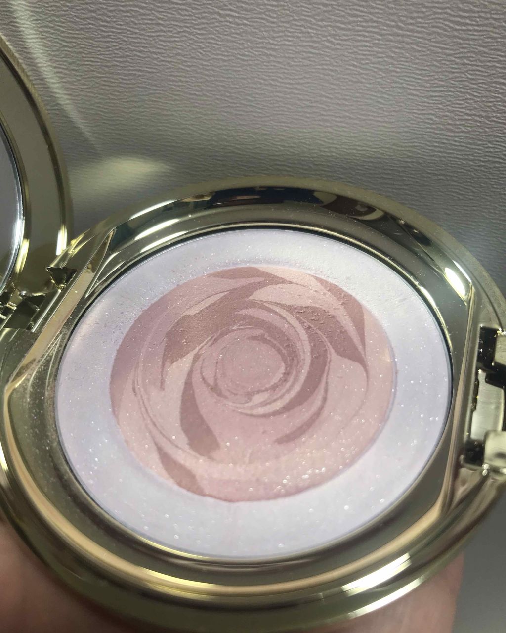 ブリス オーラ/Elégance/パウダーチークを使ったクチコミ（2枚目）