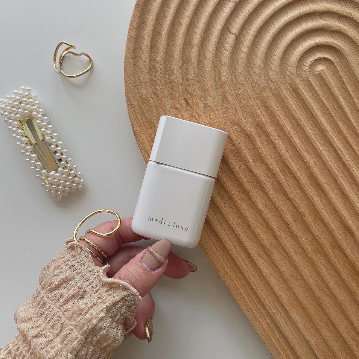 リキッドファンデーション 01 明るめ/media luxe/リキッドファンデーションを使ったクチコミ（1枚目）