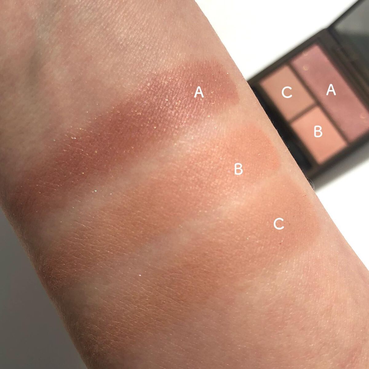 フーミー マルチアイブロウパウダー/WHOMEE/パウダーアイブロウを使ったクチコミ(4枚目)