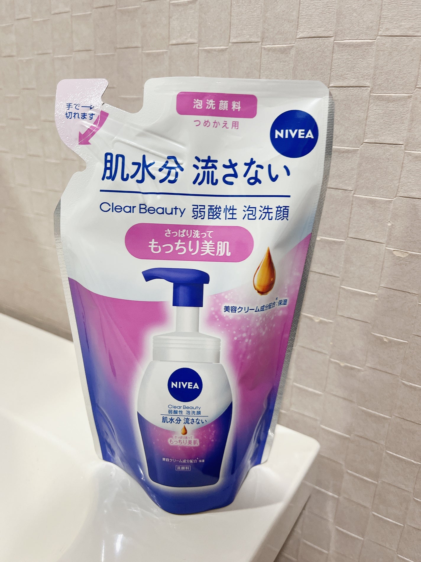 ニベア クリアビューティー弱酸性泡洗顔 もっちり美肌/ニベア/泡洗顔を使ったクチコミ(1枚目)