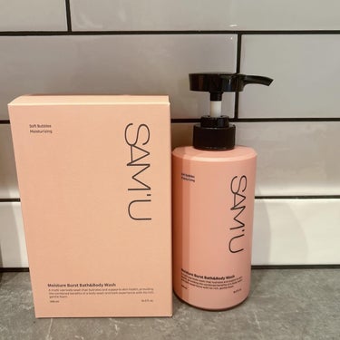 .
SAM'U
@sam_u_jp 
Moisture Burst Bath&Body Wash

☑︎ 弱酸性フォーミュラで肌への刺激を減らしたウォッシュ

☑︎ 老廃物除去効果、保湿効果、リラックス