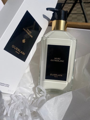 GUERLAINのボディークリームGET( *˙ω˙*)و ｸﾞｯ!

GUERLAIN
ラール エ ラ マティエール 
ハンド＆ボディ ローション

詰め替え可能の瓶のボトル🍾
また詰め替えたい✨

