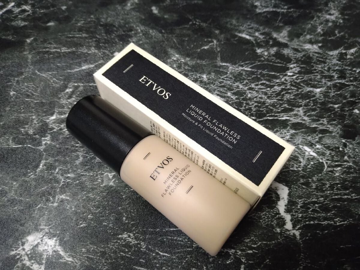 ミネラルフローレスリキッドファンデーション/エトヴォス/リキッドファンデーションを使ったクチコミ(1枚目)