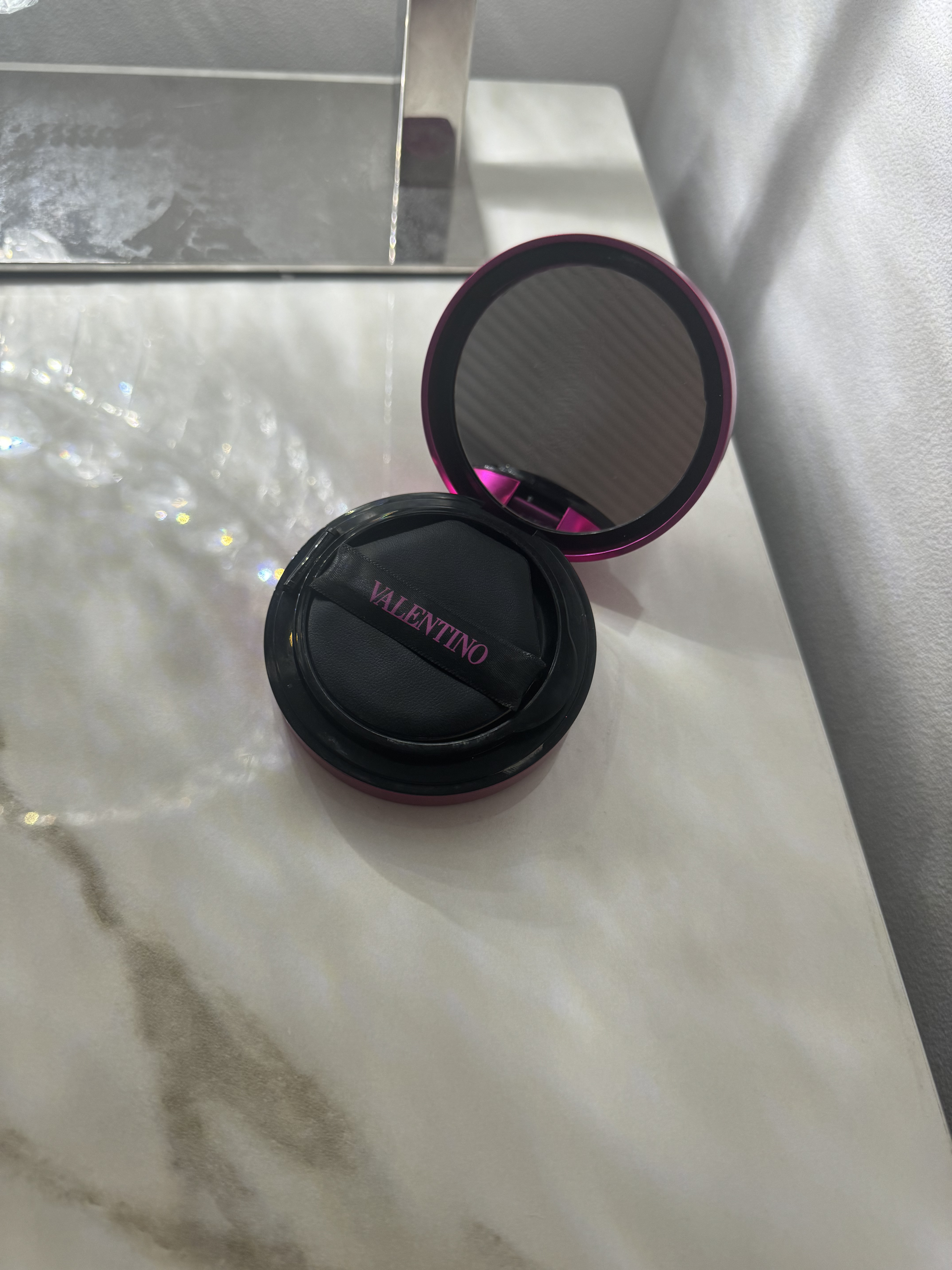 ヴァレンティノ GO クッション グロウ/ヴァレンティノ ビューティ/クッションファンデーションを使ったクチコミ（2枚目）