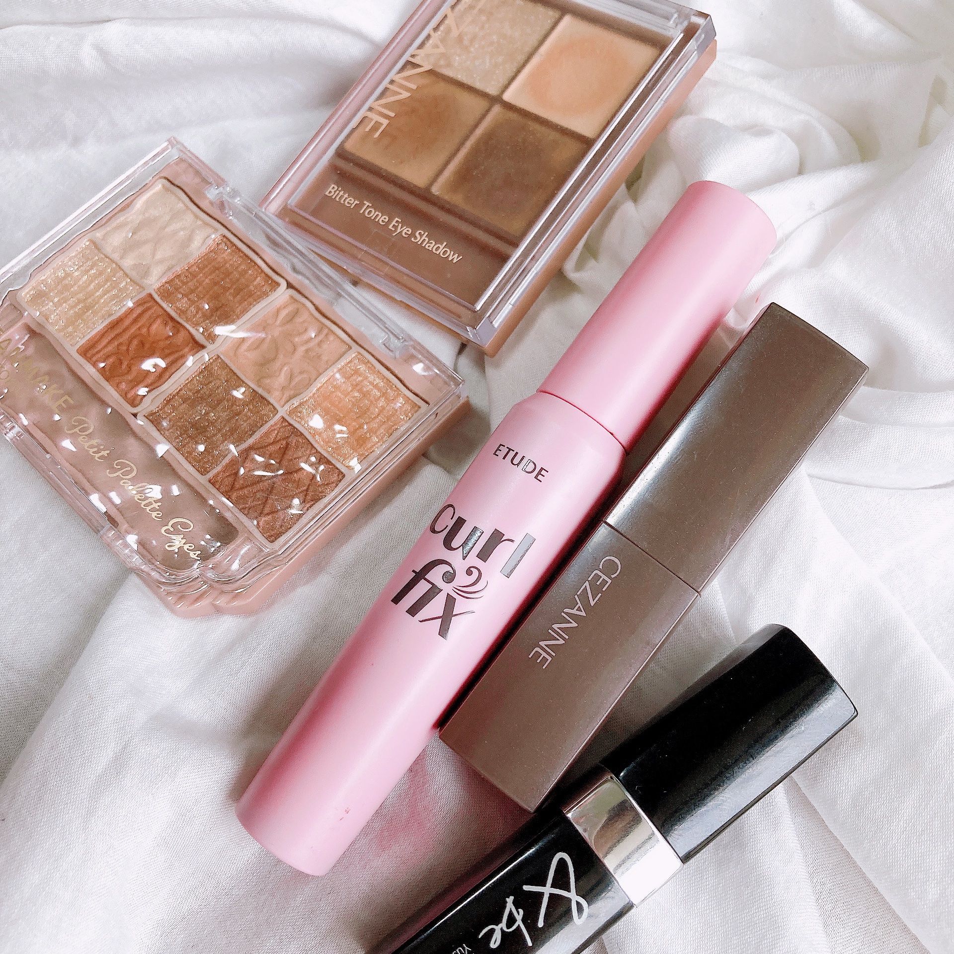 .
#今日のコスメ
⁡
CellFusionCのみずみずしいテクスチャーの日焼け止めに
イエロー下地とパウダーだけでベースメイクしました
⁡
リップはセザンヌリップカラーシールド02に
&beシアーリップブリックを重ねました
⁡
⁡
 #プ