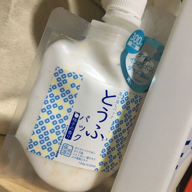 DAISO とうふパック 300+税
パックを使いながらドライヤーで遠くから暖かい風を当てると毛穴が開いて良いと友達に聞いたのでこのパックでやってみたらとても使い心地が良かったです！

酒粒パックもあり