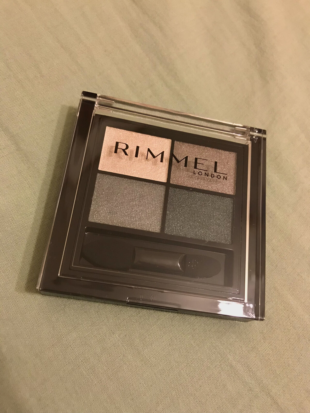 ワンダー エバー アイシャドウ 008　ディープナイトブルー/リンメル ロンドン/アイシャドウパレットを使ったクチコミ（2枚目）