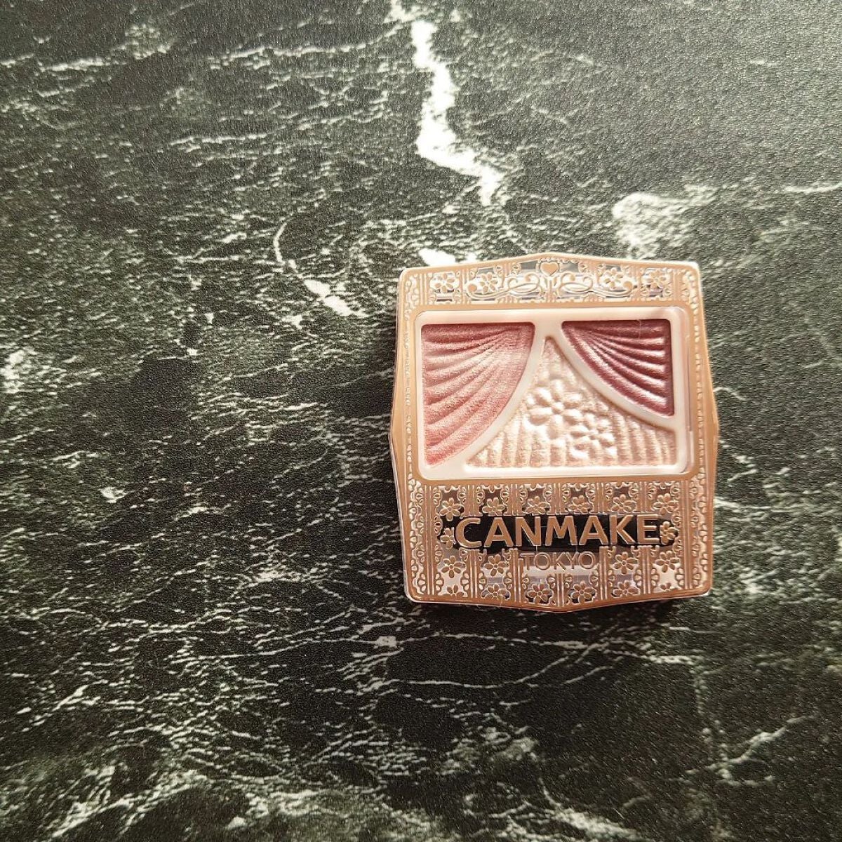 ジューシーピュアアイズ/キャンメイク/アイシャドウパレットを使ったクチコミ(3枚目)