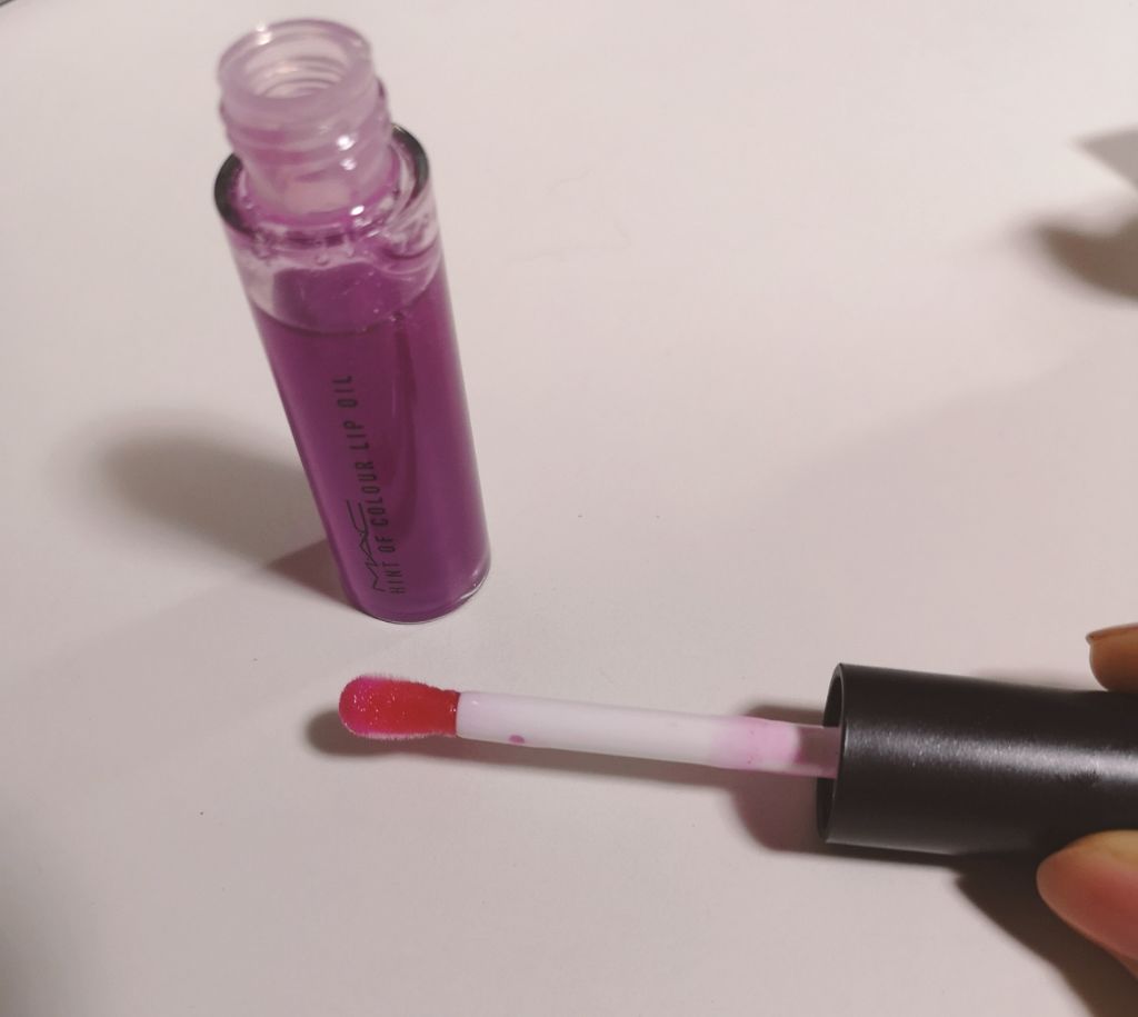 ヒント オブ カラー リップ オイル キャンディ ドロップ/M・A・C/口紅を使ったクチコミ（2枚目）