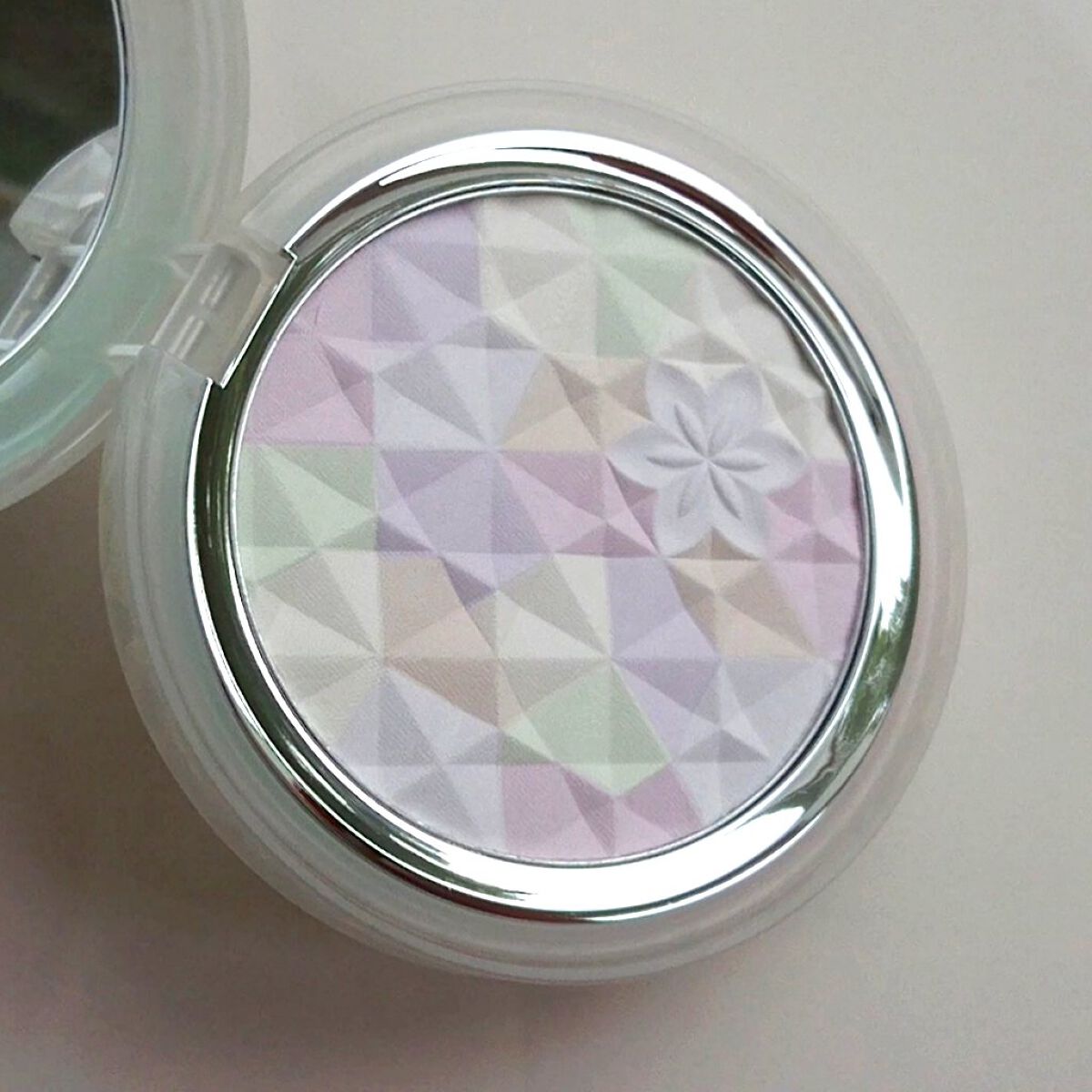 AQ オーラ リフレクター/DECORTÉ/プレストパウダーを使ったクチコミ(4枚目)