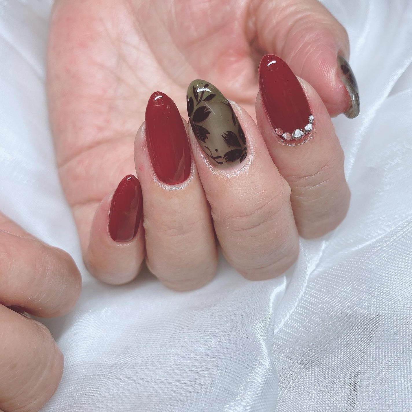 kanna on LIPS 「・・・手描きレースフラワー❧✿✿☙✨お上品可愛い…(∩ˊ꒳ˋ..」(3枚目)