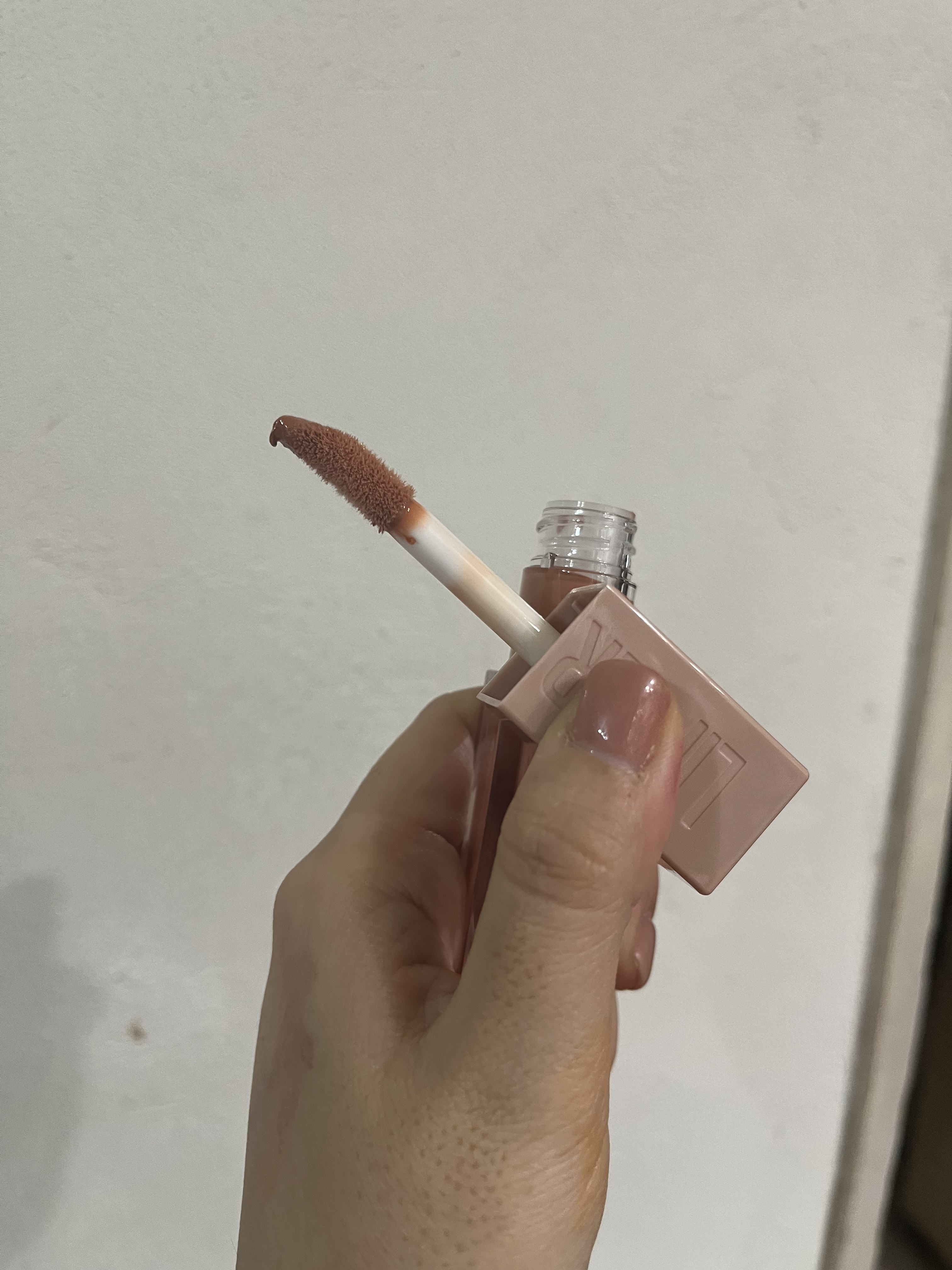 リフターシャイン 007 アーリーサンセット/MAYBELLINE NEW YORK/リップグロスを使ったクチコミ（3枚目）