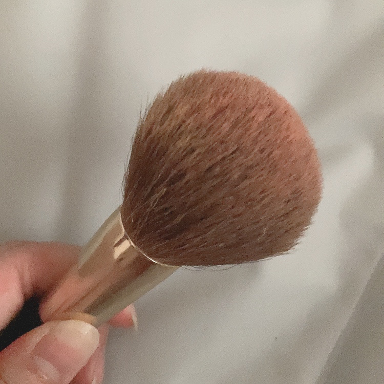 パンソー フォン ドゥ タン エストンプ/CHANEL/メイクブラシを使ったクチコミ（3枚目）