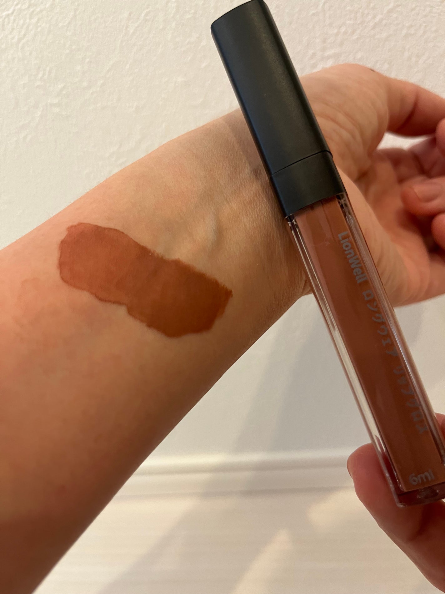 ロングウェア リップグロス/LionWell(ライオンウェル)/リップグロスを使ったクチコミ(3枚目)