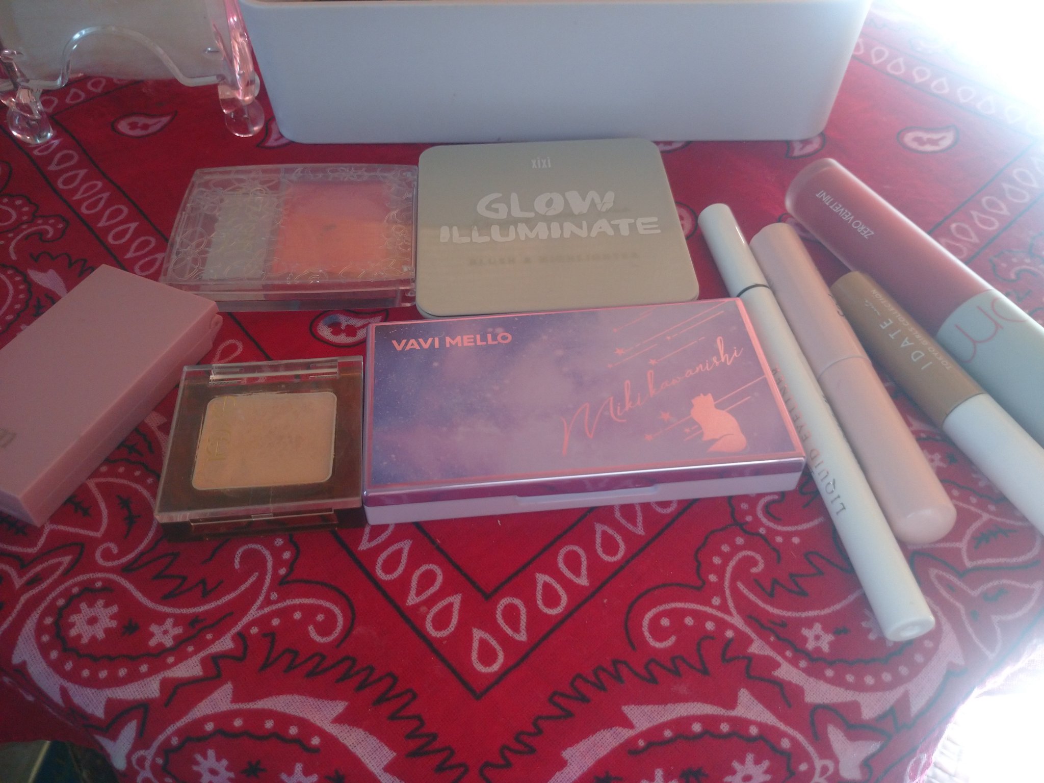 バビメロシャイニーアイパレット/VAVI MELLO/アイシャドウパレットを使ったクチコミ（2枚目）